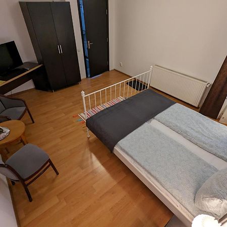 Key Apartments In Main Square Braşov Esterno foto