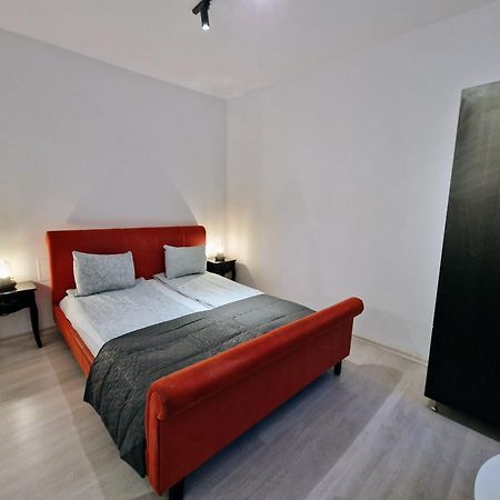 Key Apartments In Main Square Braşov Esterno foto