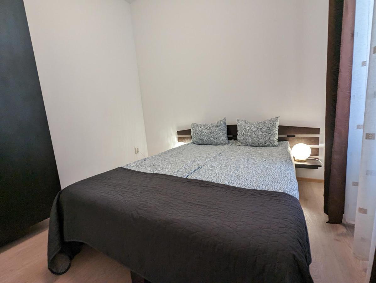 Key Apartments In Main Square Braşov Esterno foto