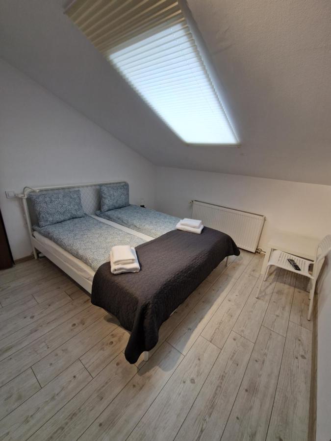 Key Apartments In Main Square Braşov Esterno foto