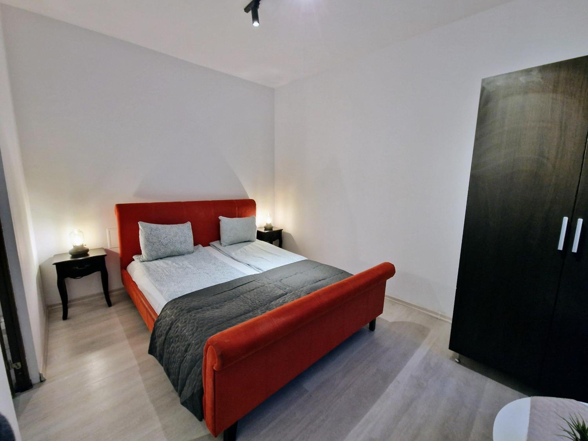 Key Apartments In Main Square Braşov Esterno foto