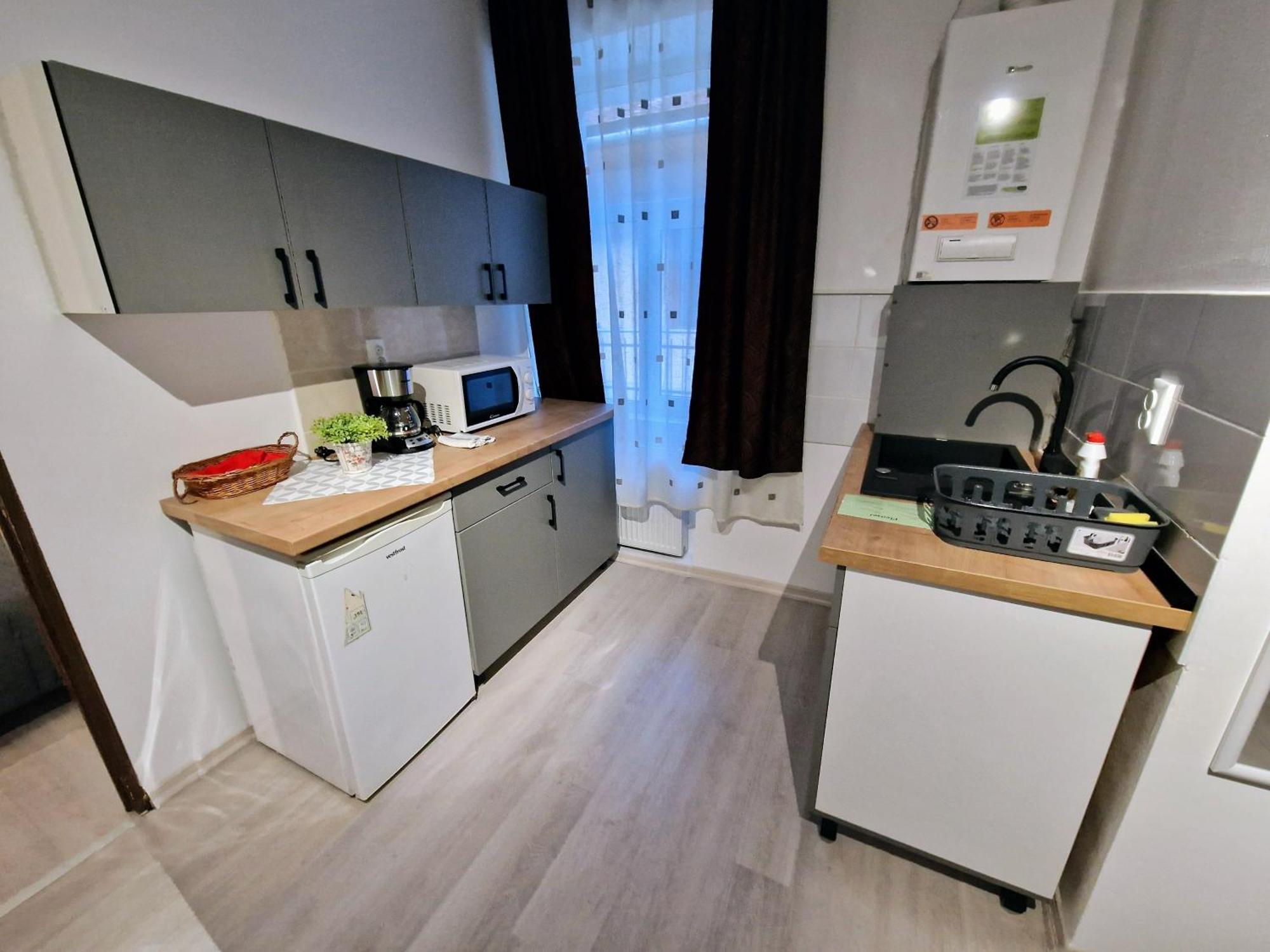 Key Apartments In Main Square Braşov Esterno foto