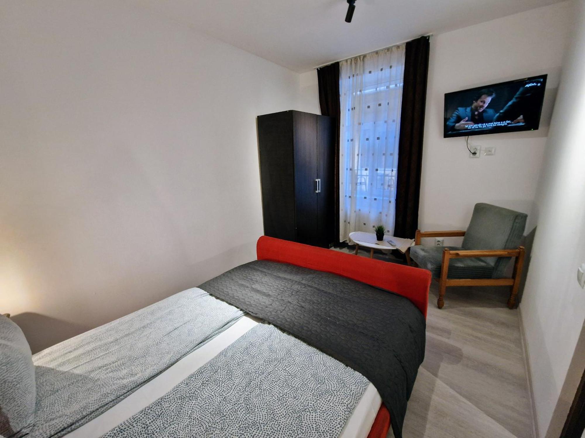 Key Apartments In Main Square Braşov Esterno foto