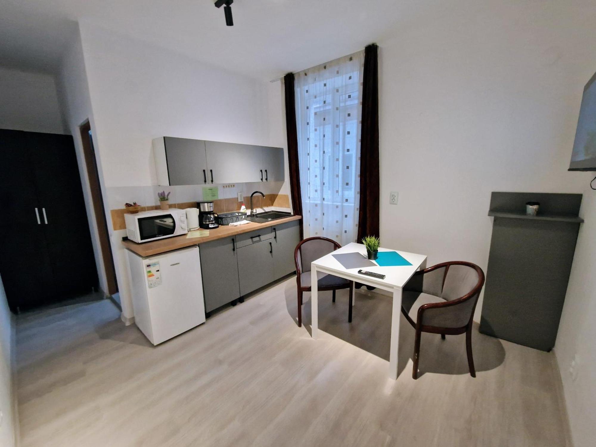 Key Apartments In Main Square Braşov Esterno foto