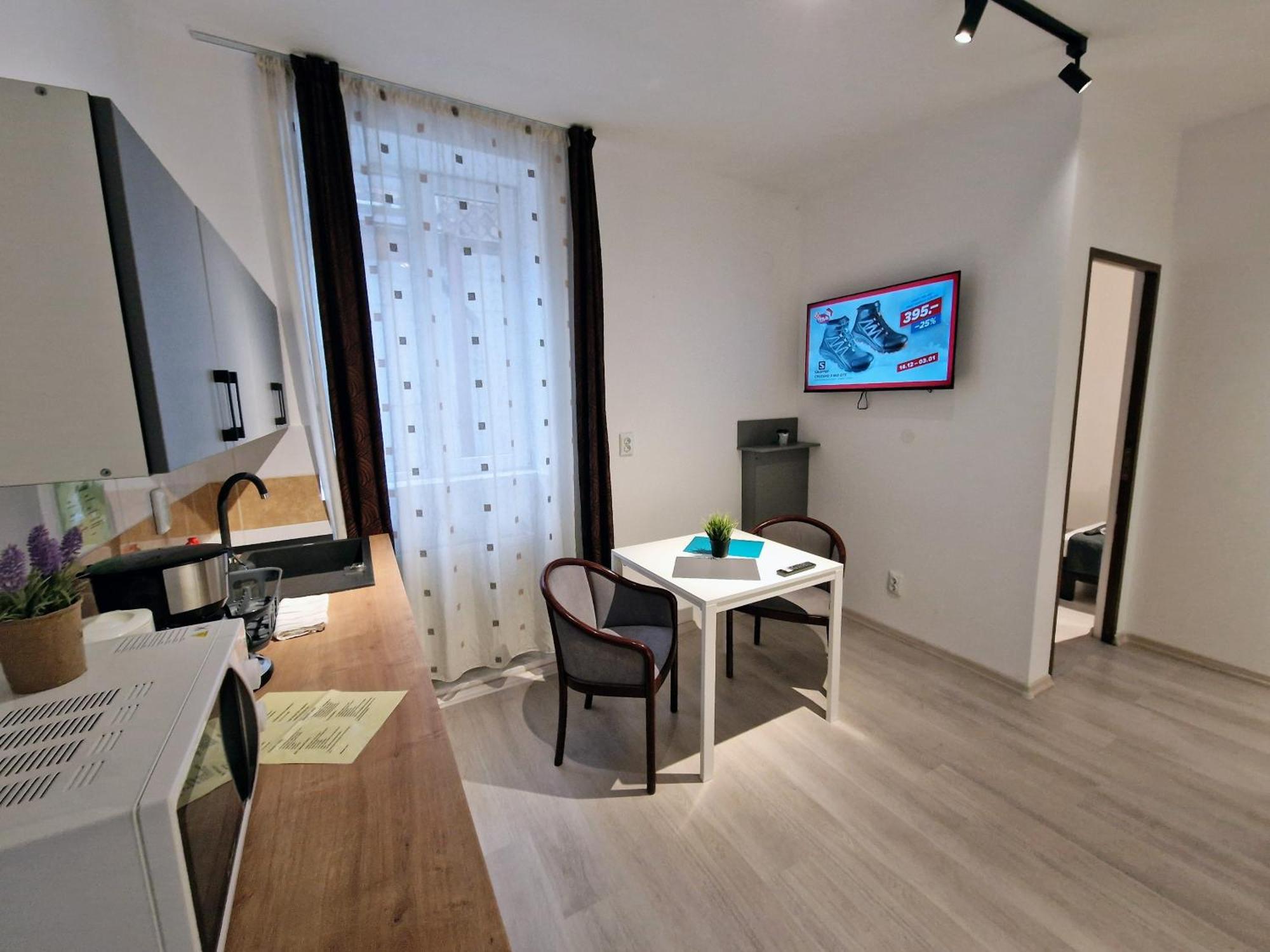Key Apartments In Main Square Braşov Esterno foto