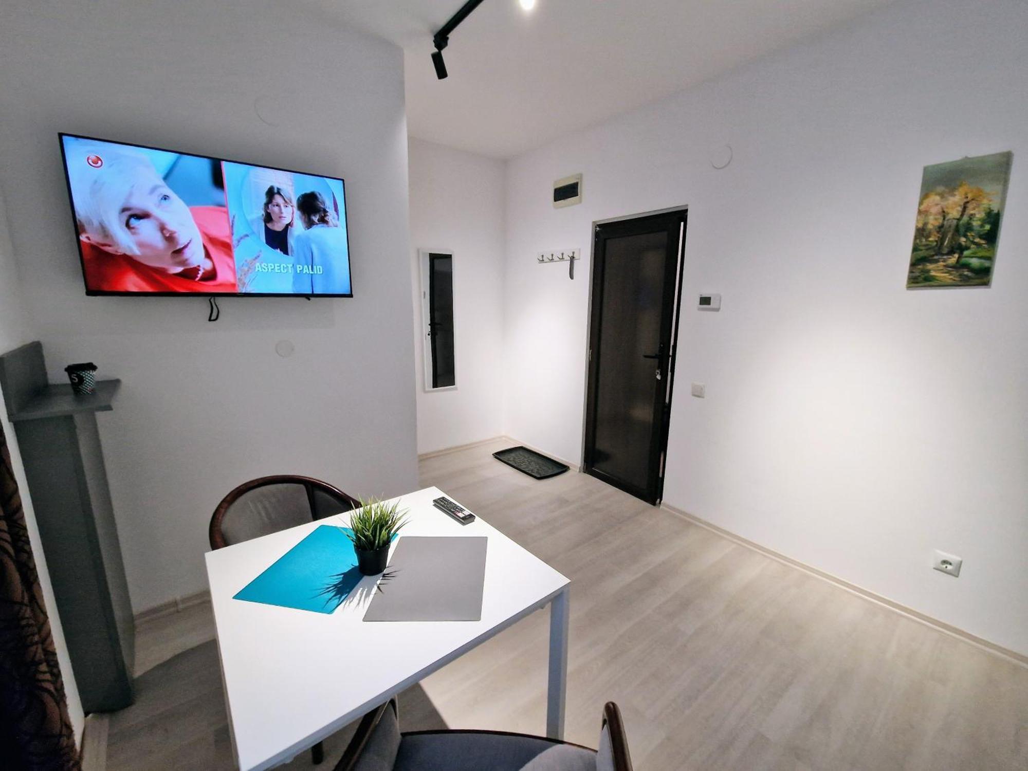 Key Apartments In Main Square Braşov Esterno foto